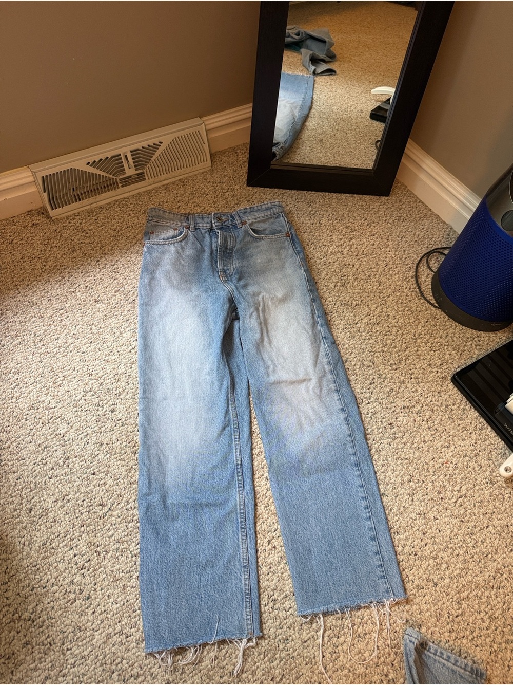 Zara Light Blue Straight-Leg Jeans with Raw Hem